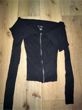 Urban Heritage Black Off-Shoulder Ribbed Zip-Front Top